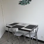 Cambuse A Au Premier Etage A 50 Metres De La Lägenhet *