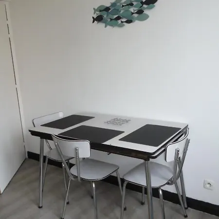 Cambuse A Au Premier Etage A 50 Metres De La Apartman *