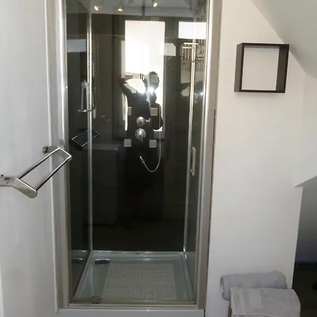 Cambuse A Au Premier Etage A 50 Metres De La