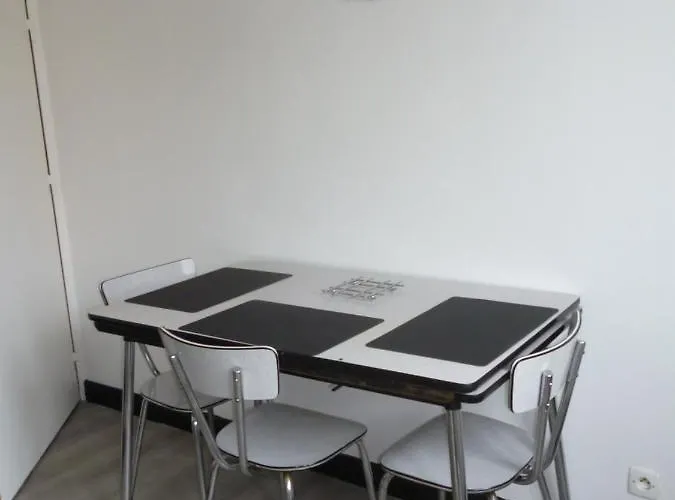 Cambuse à Au Premier étage à 50 Metres De La Appartamento *